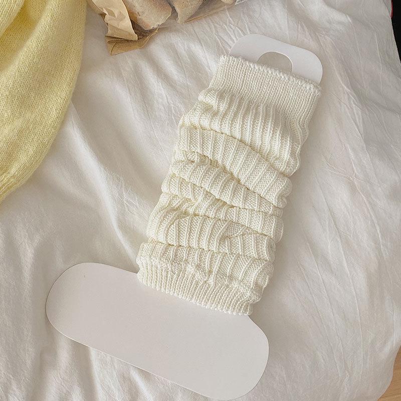 Women's Gray Velvet Leggings with Vertical Stripes – Slimming, Micro-Pressure, Stirrup Style for Autumn/Winter.