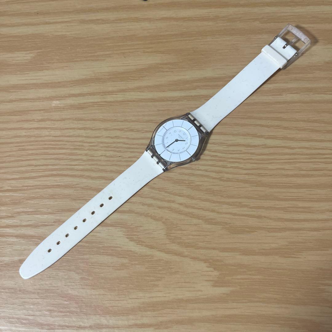 Used [Junk] Swatch White Quartz Watch