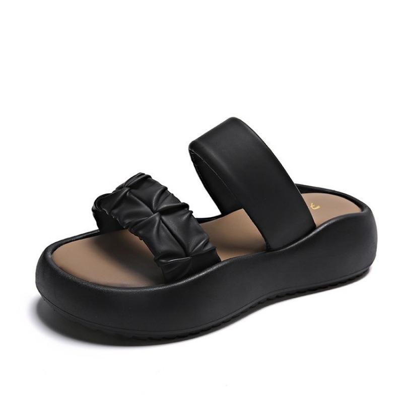 Stepping On Shit Slippers Women's Summer Wear 2025 New Muffin Thick Sole Heightening One-word Sandals Popular Beach Sandals