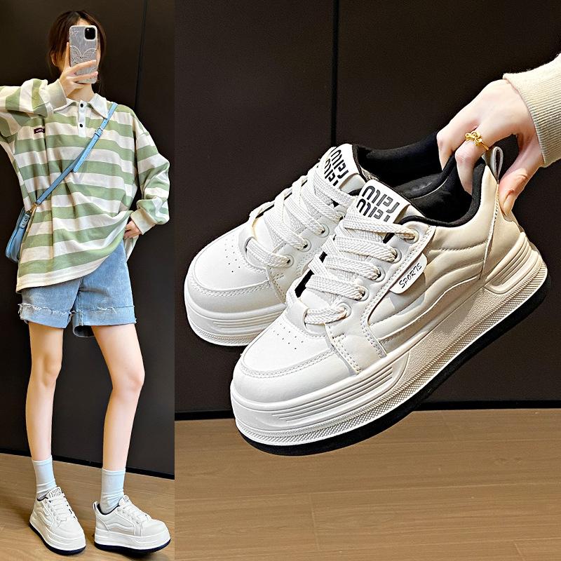 2025 little white shoes women's spring new Korean version ins female students' leisure sports versatile board shoes street auction Y8613