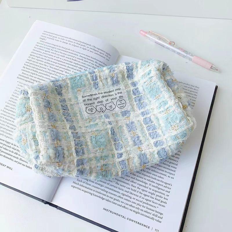 Literarisch und frisch Große Kapazität Federmäppchen Niedliche gewebte Make-up-Tasche Aufbewahrungstasche Schüler-Federmäppchen Geschenk