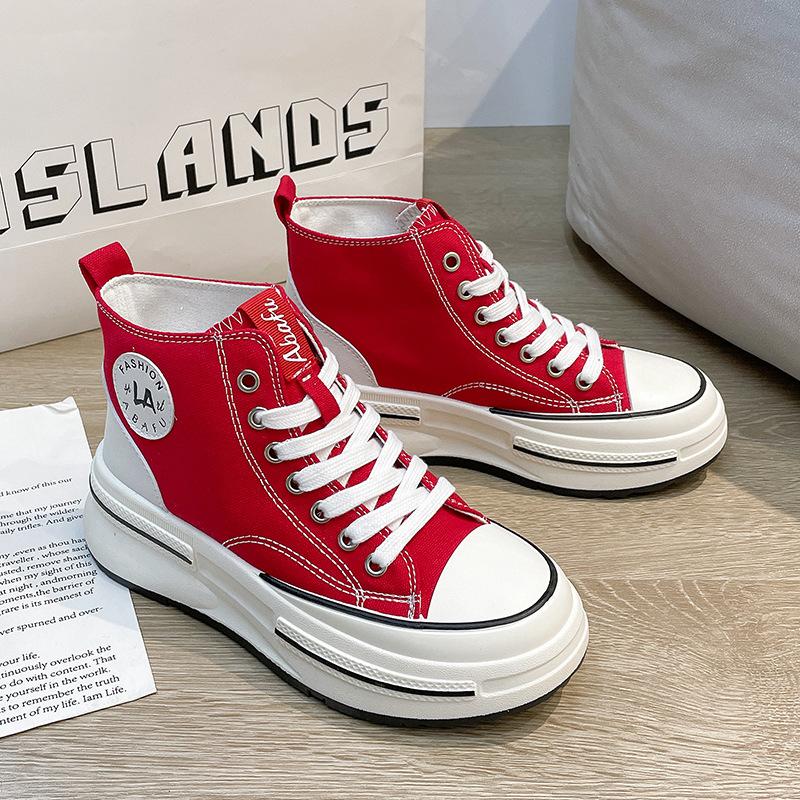 

Туфли женские весенние и осенние на толстой подошве с высоким берцем женские 2025 новые универсальные спортивные и повседневные маленькие белые туфли 40