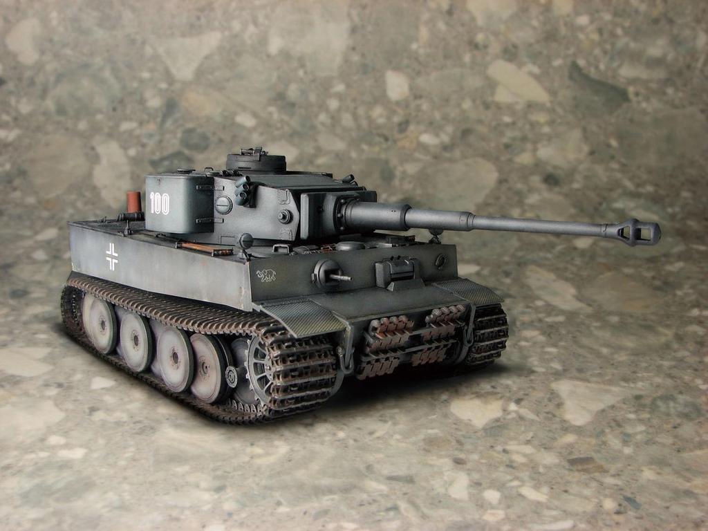 Platz Dragon WW2 German Tiger Very Early Production 502nd Heavy Tank Magic Printed Parts Luxury Plastic DR6600SP 1/35 I, Type, Battalion, Leningrad,