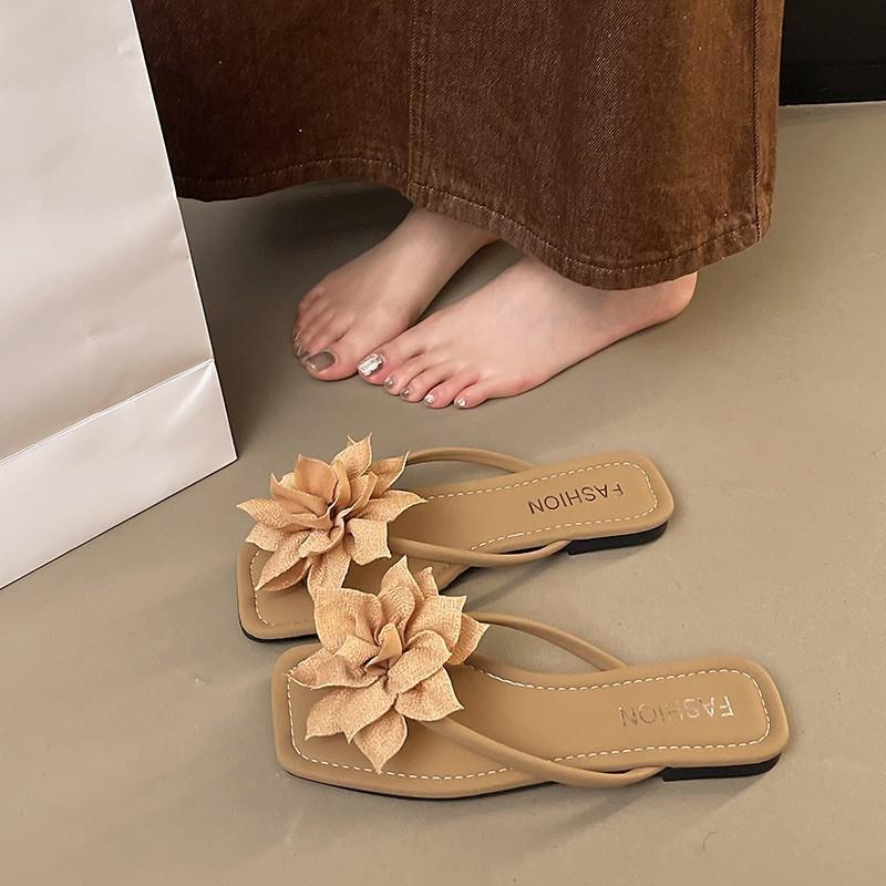 

Flat-bottomed silver flip-flops women s shoes wear new summer soft-soled beach sandals 42 хаки