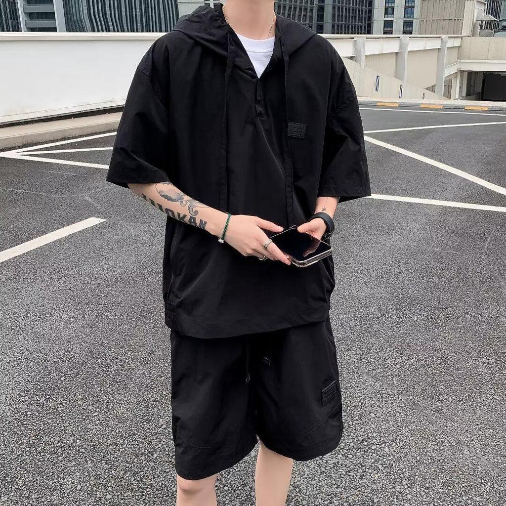 Men's Trendy Casual Two-Piece Set: Light Hooded Short Sleeve & Shorts.