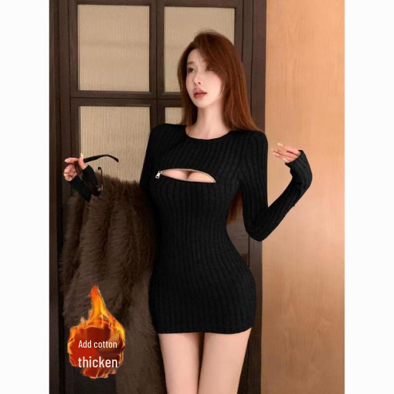 

Elegant Fall-Winter Black Knit Dress: Waist-Cinching, Hip-Hugging Skirt with Mature Style S