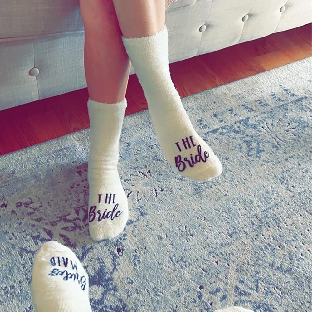 Brautjungfer Socken Trauzeugin Geschenk Flauschige Braut zu sein Brautparty Junggesellinnenabschied Heiratsantrag Geschenk Hochzeit Passende Socken