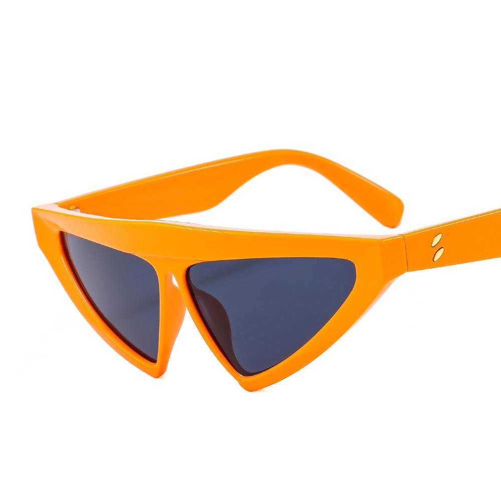 Private Label Sunglasses Women Lunettes De Soleil Concave Logo Promotion Fashion Women Small Triangle Rivet Sunglasses