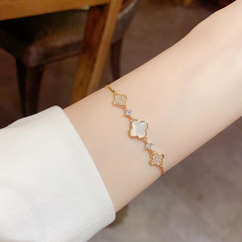Women s Light Luxury Fashion Four Leaf Flower Bracelet золотой