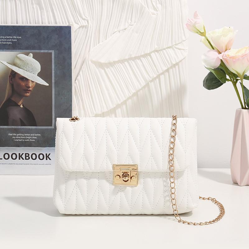 Fashion small bag New embroidery chain women's bag Small square bag One shoulder messenger bag Lock mobile phone bag