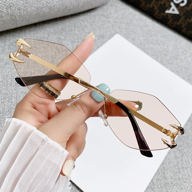 Luxury Polygon Sunglasses for Women Hipster Irregular Rimless Sunglasses Ladies Small Metal Frame Vintage Rhombus Eyewear