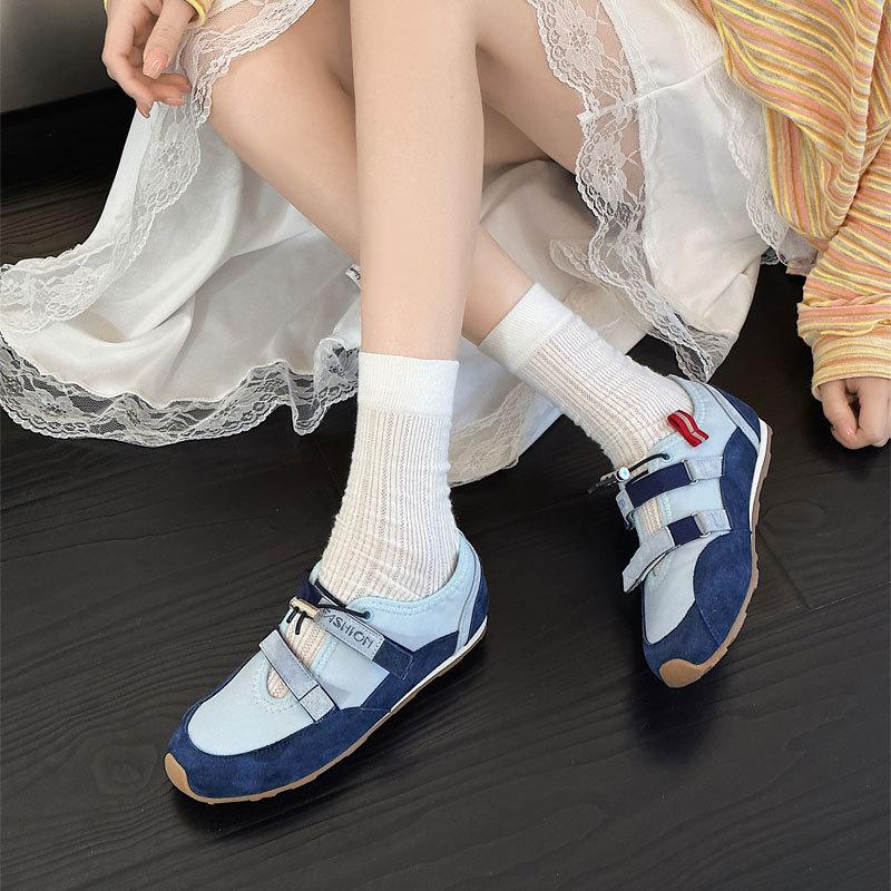 Scarpe Mary Jane con Velcro da donna primavera ed estate nuove in pelle traforata scarpe da ginnastica tedesche bocca bassa non stancano i piedi scarpe casual