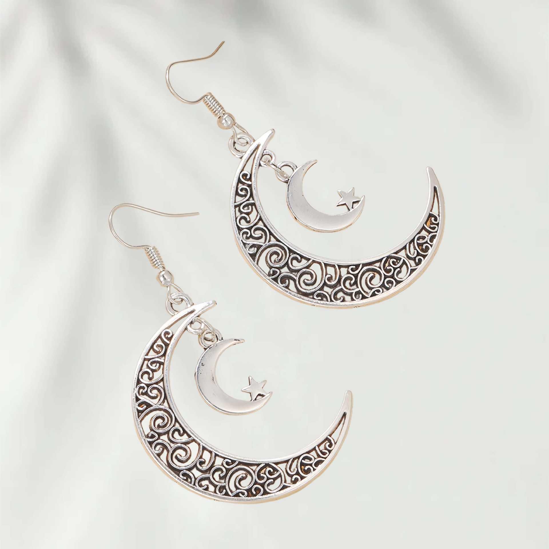 Trendy Retro Star and Moon Crescent Earrings for Women – Unique Hollow Design