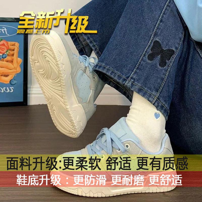 

College style little white shoes women s autumn 2025 new pink bread shoes thick sole showing feet small round head student board shoes 40