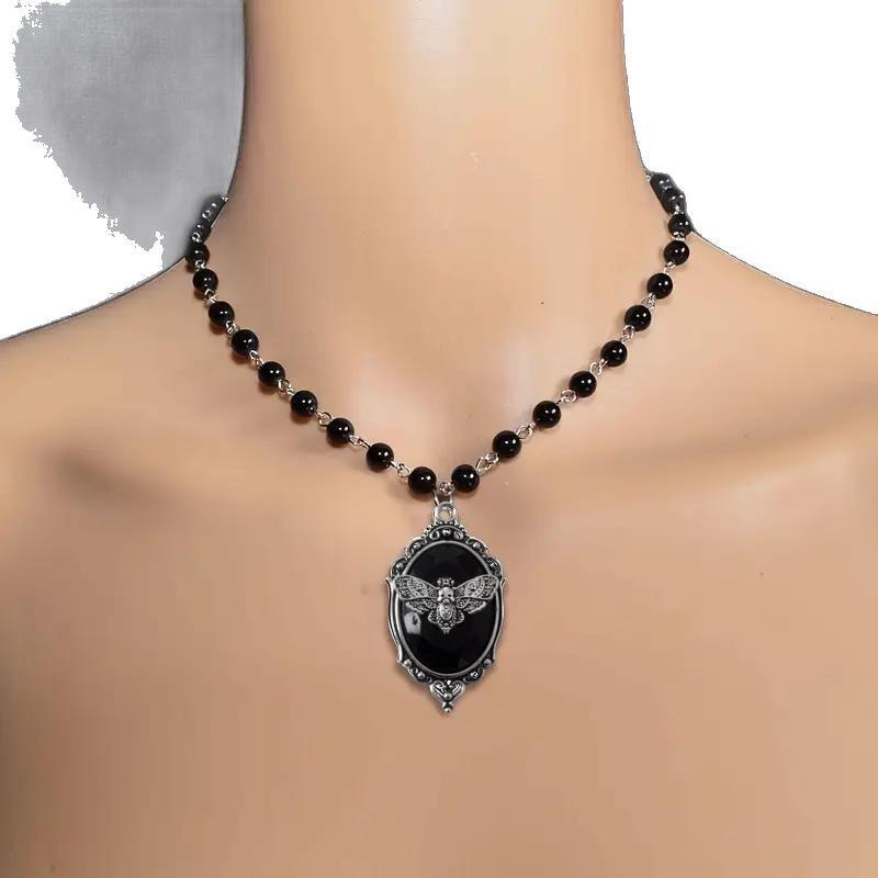 Retro Skull Moth Witch Necklace - Mysterious Witch Jewelry for Cross-border Trade
