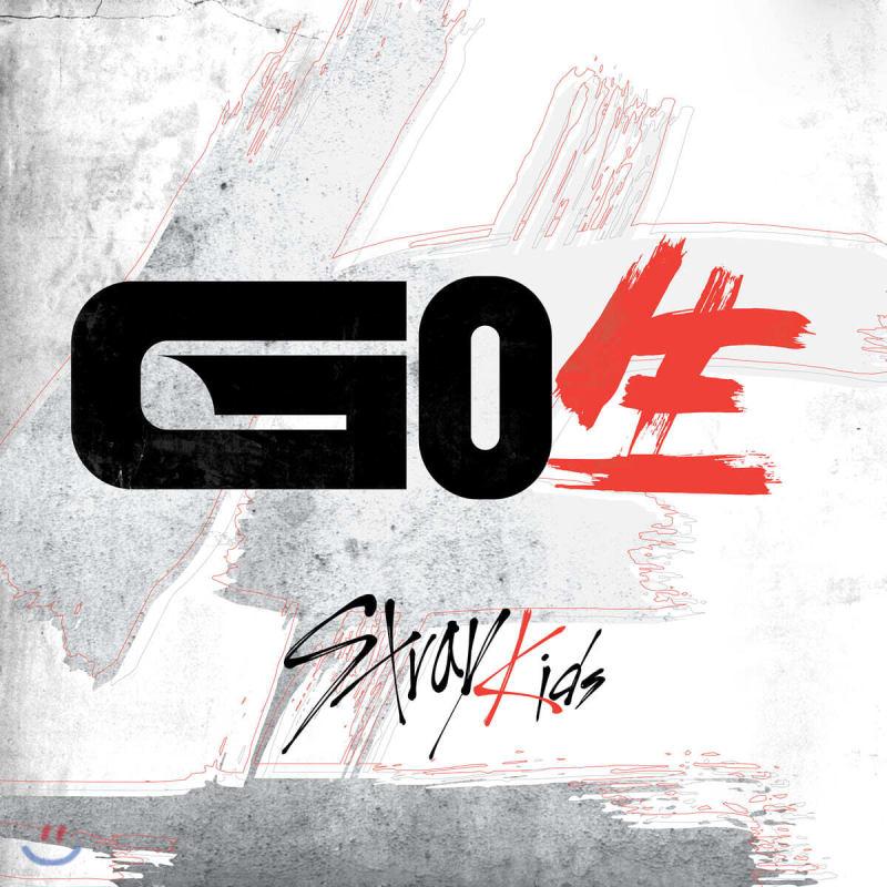 

Stray Kids 1st Album - GOborn [General Edition] (Randomly Sent Out of 3 Types)