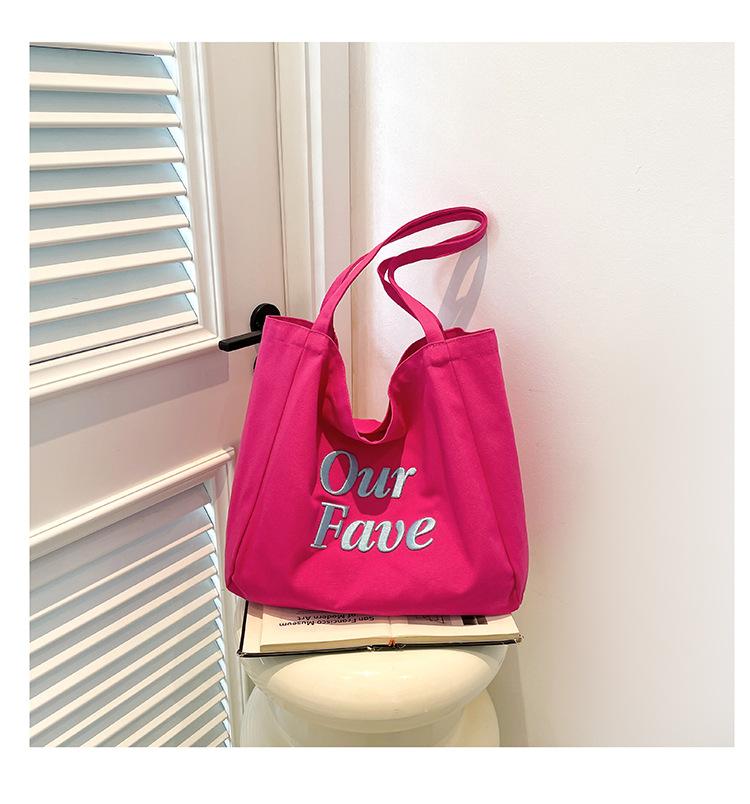 

2025 Новая Мода Универсальная Сумка-тоут с Принтом Букв Большой Вместимости Студенческая Холщовая Сумка на Плечо Женская розы красного