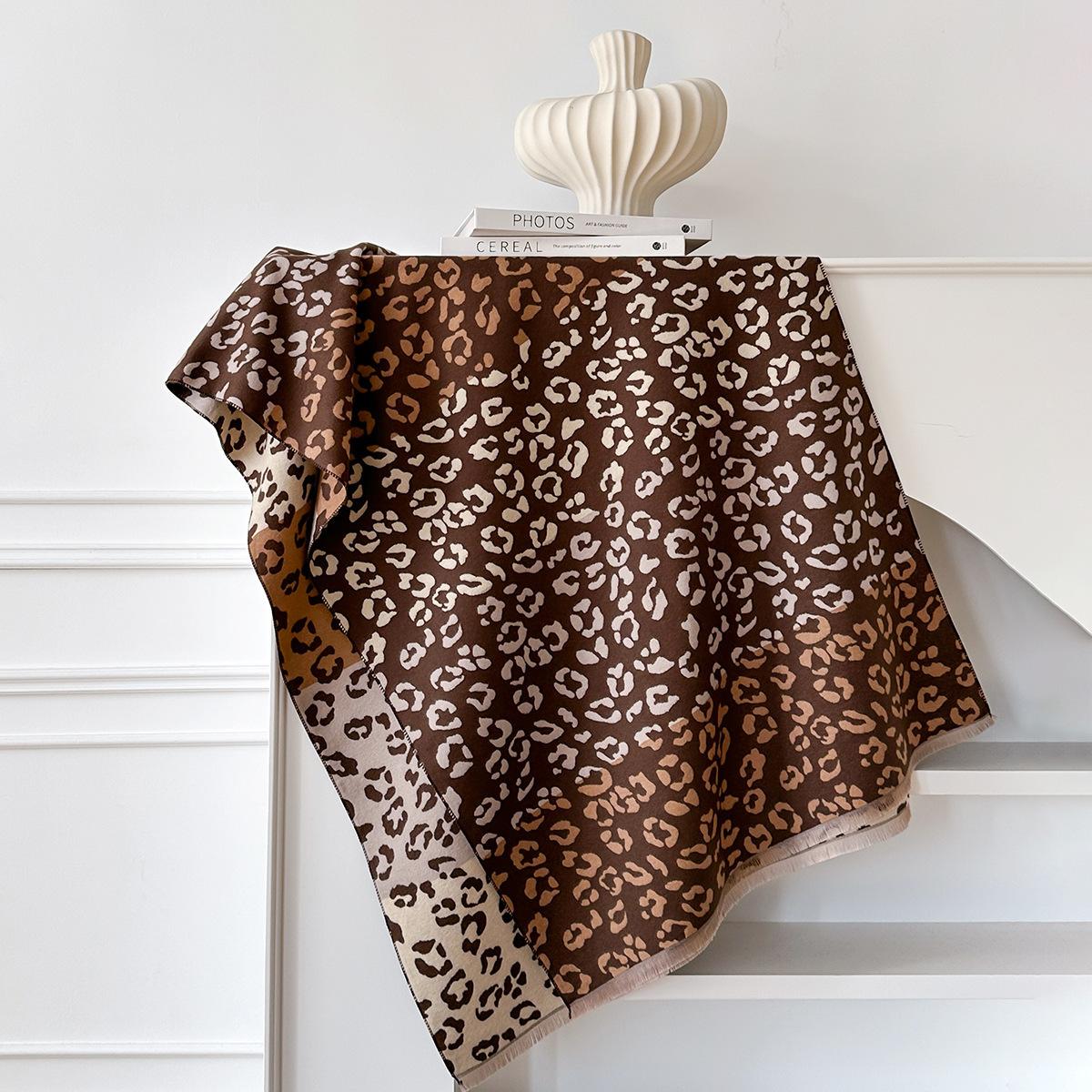 

Женский элегантный шарф-шаль с леопардовым принтом, длинный зимний шарф для шеи, мягкий неэластичный роскошный шарф с животным принтом для офиса, вечеринки и повседневной носки 185*65CM коричневый
