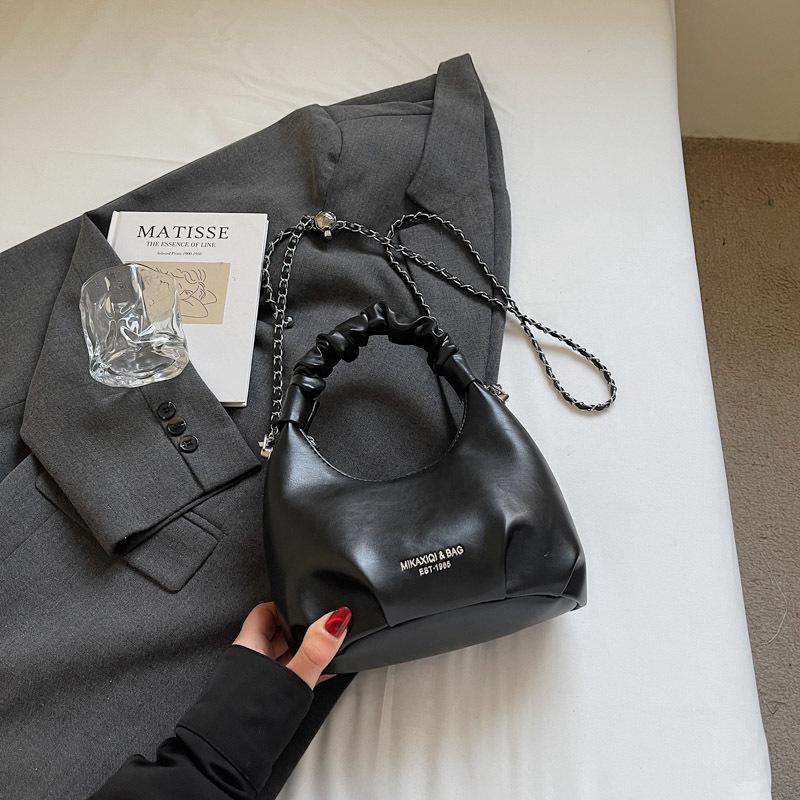 High-end Hand Bag Women's 2025 New Trendy Spring Popular Fashion Commuter Shoulder Messenger Bag Dumpling Bag