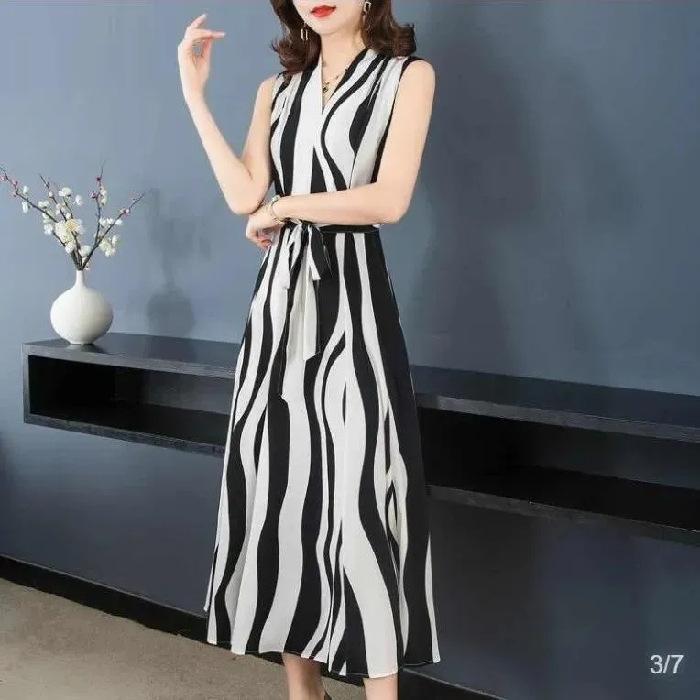Summer New Bohemian Stripe Fashion Versatile Sleeveless Dress Women's Medium and Long Pendulum Bottom Dress