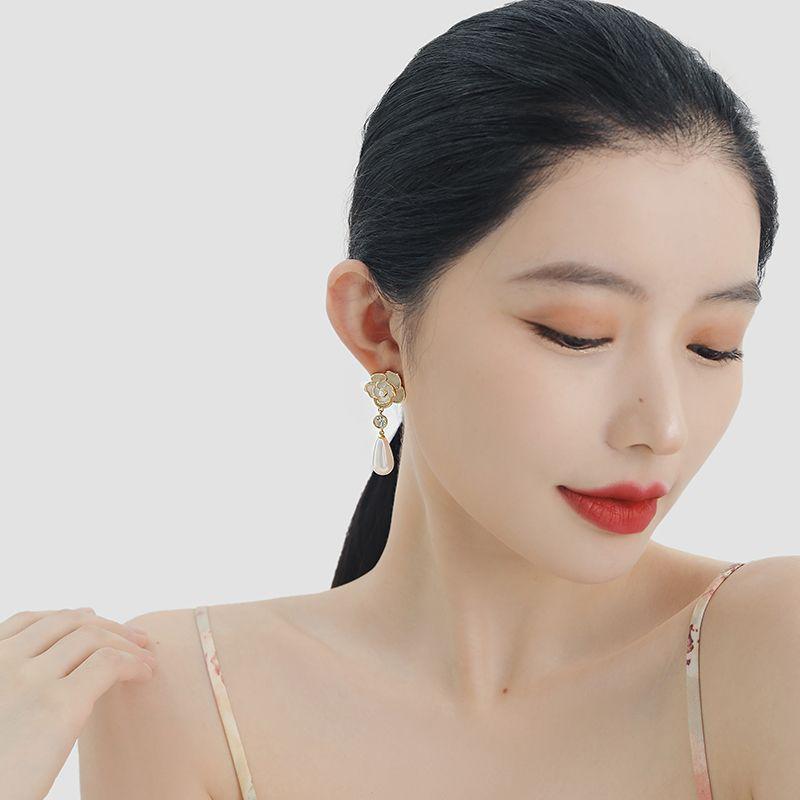 Temperament Water Drop Pearl Earrings Women 925 Silver Needle Flower