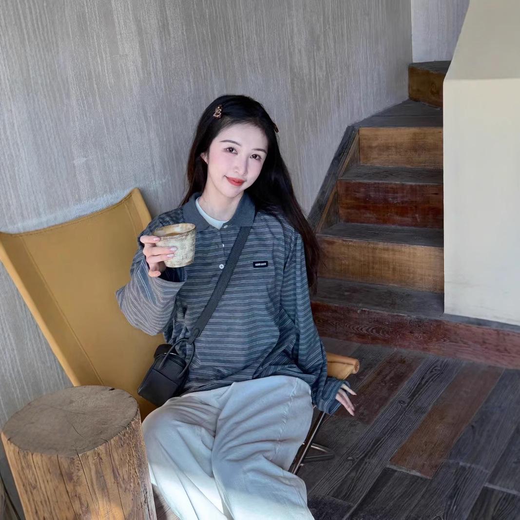 

Women s Long-Sleeve Gray & White Striped Polo Shirt with Turn-Down Collar - Early Spring Style for Couples Large сірий колір