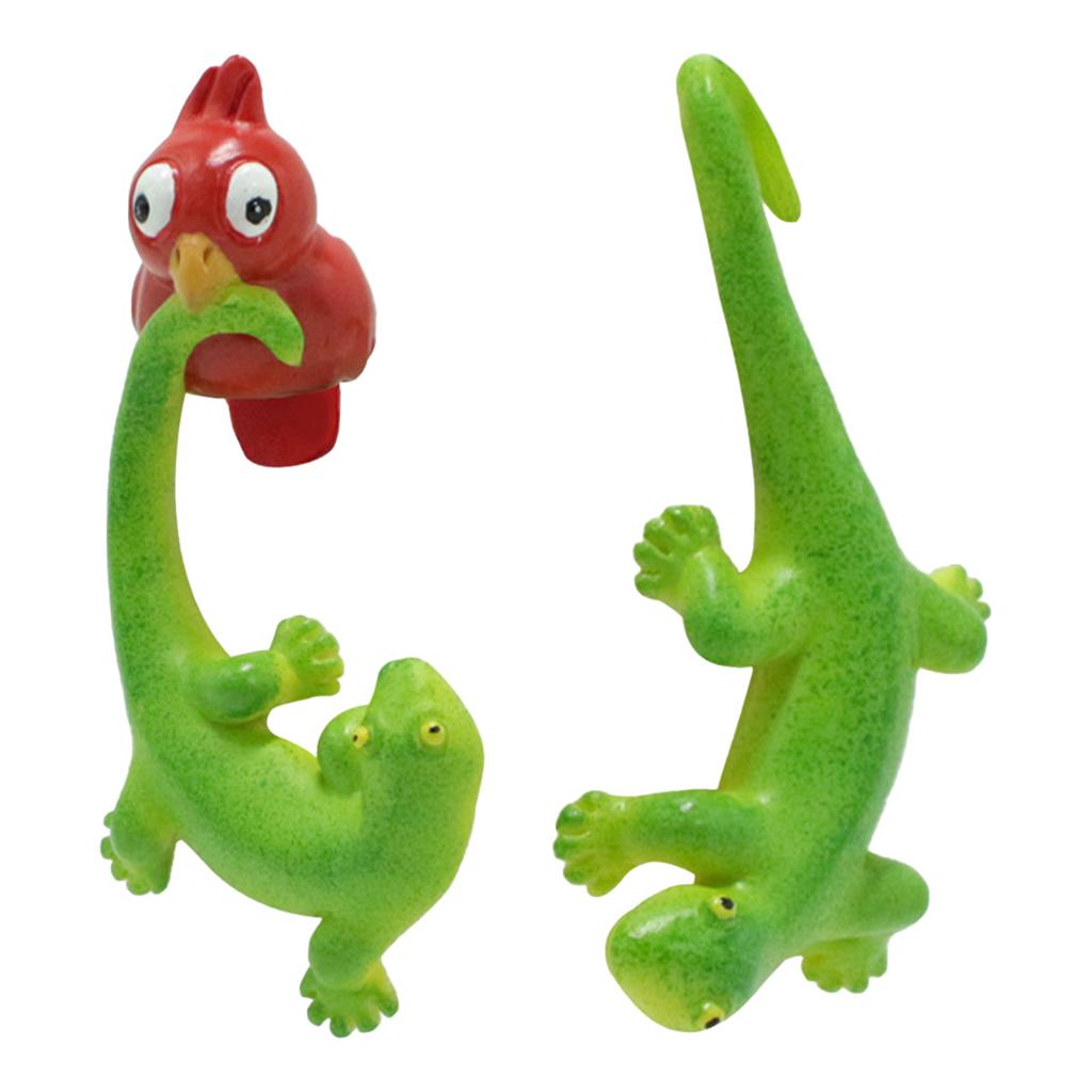 2Pcs Cute Climbing Statues Flower Pot Hugger Climbing Animals Hanging Sculpture Outdoor Planter Pot Decorations for Home