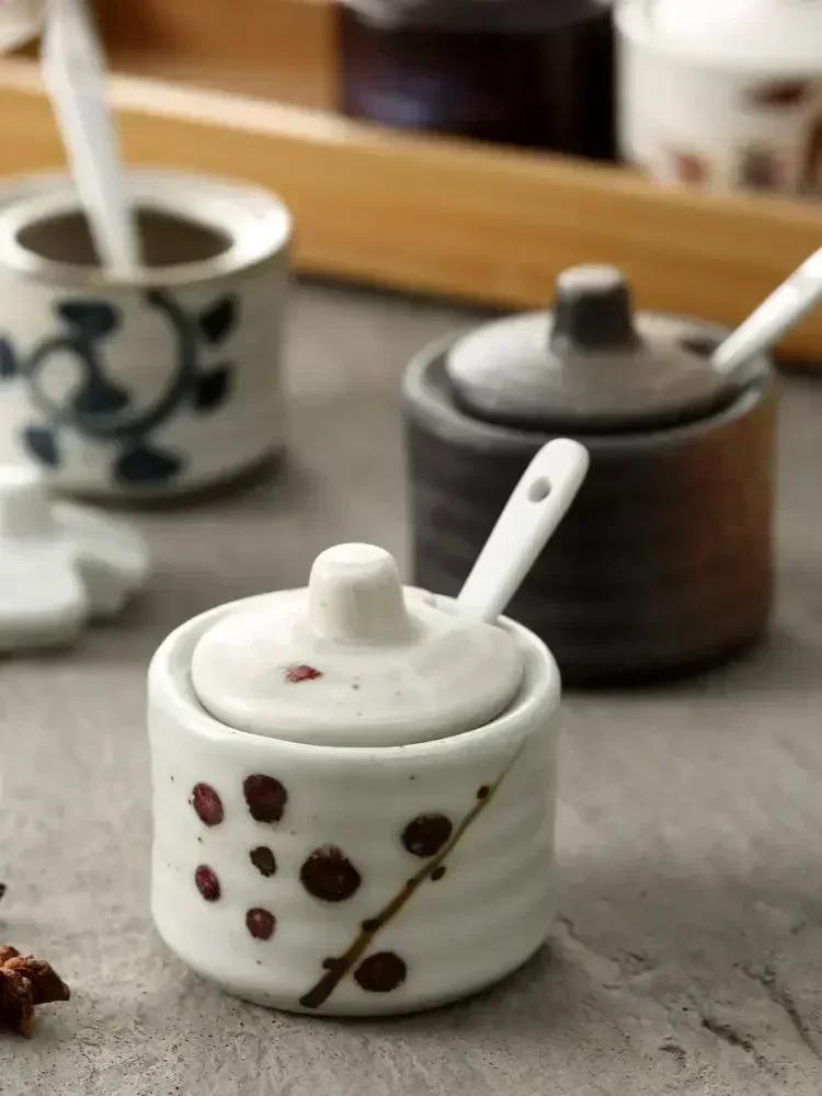 Retro Ceramic Seasoning Jars Salt and Pepper Shakers Kitchen Spice Tools Spice Organizer Jars Seasoning Box Kitchen Accessories