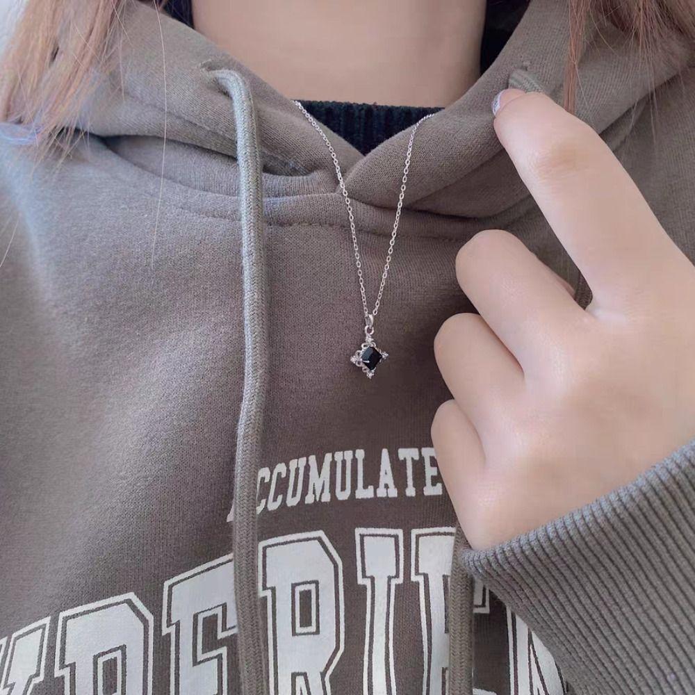 Gift Luxury Creative Temperament Clavicle Chain Korean Style Necklace Cool Choker Women Necklace