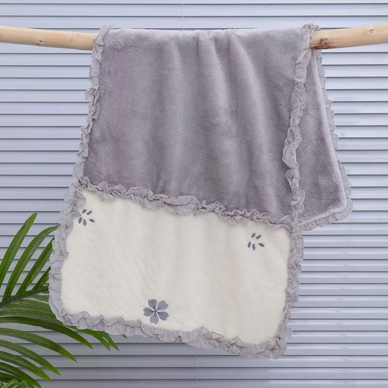 

Полотенце из вышитого кружева из кораллового флиса более впитывающее и мягкое, чем из чистого хлопка, подходит для бытовых и студенческих полотенец для лица (Grey)