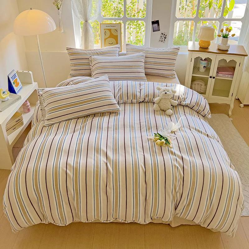 

Новый простой полосатый комплект из четырех предметов из молочного флиса 2025 года, осенне-зимний двусторонний коралловый флис, теплый фланелевый комплект из 4 предметов 1.2m sheet 3pcs