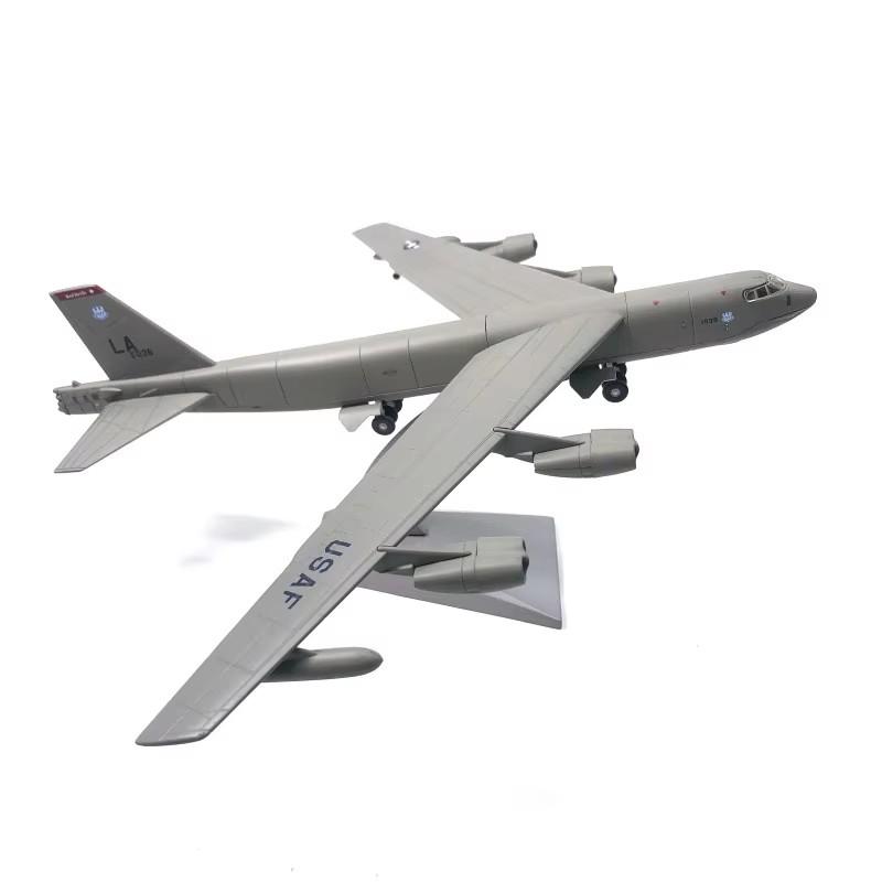 Repülőgép Modellek B-52 B-52H 1/200 Méretarányú Amerikai Hadsereg B52 Stratégiai Bombázóvadász Felnőtt Gyermek Repülőgép Játékok Kiállításhoz