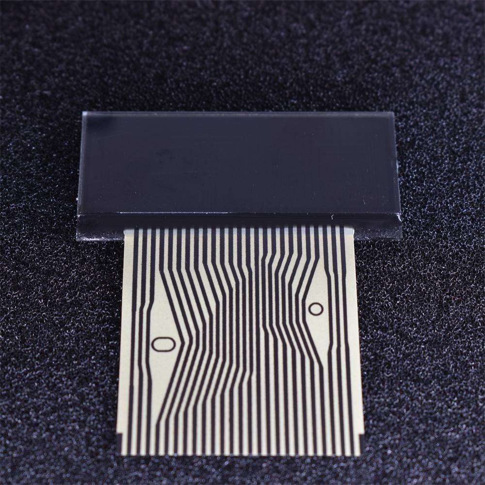 To the Right of the Table Edge LCD Screen For Mercedes W208 W210 R170 CLK/E/SLK-Class