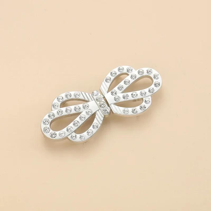 1 Pair New Brooches For Women's Clothing Cardigan Sweater Blouse Shawl Clips Shirt Collar Flower Pattern Clasps