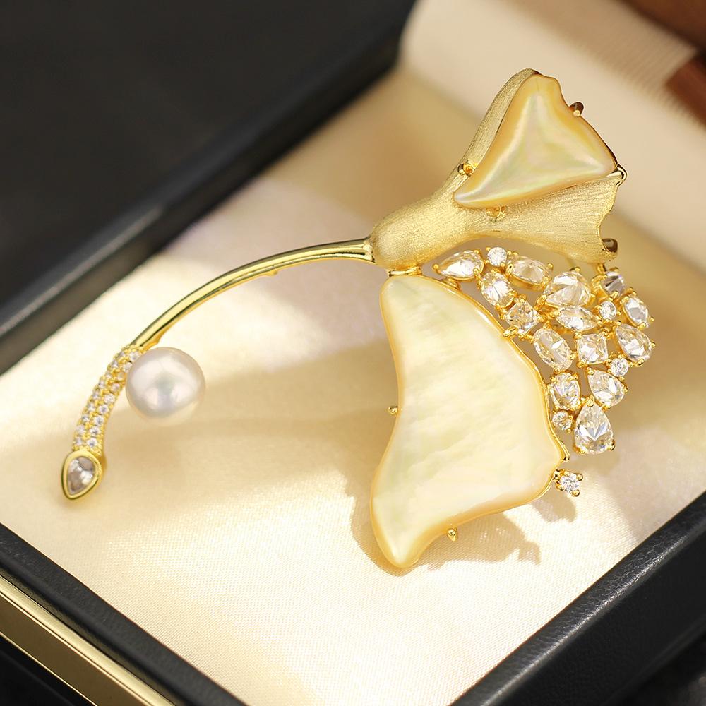 Biżuteria Wysokiej Klasy Naturalna Żółta Fritillary Ginkgo Biloba Broszka Elegancka Lekki Luksus Słodkowodna Perła Diamentowy Liść Przypinka Damska