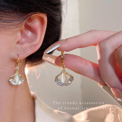 Boucles d'oreilles feuille de ginkgo en pierre œil de chat 2025: Bijoux d'oreille pour femmes uniques, luxueux et haut de gamme