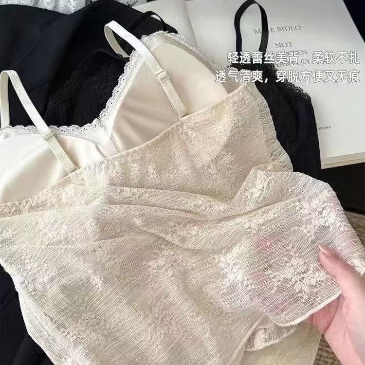 French pure lace with its own chest pad, sling, thin vest type, V-neck fixed cup can be worn outside