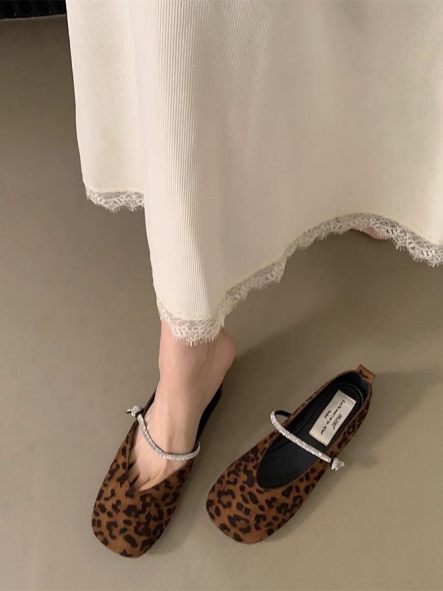 

Поздний вечерний бриз нежные туфли-лодочки с неглубоким вырезом и ремешком в стиле Мэри Джейн женские 2025 новая корейская версия туфли бабушки плоские туфли 40 цветной печати леопарда
