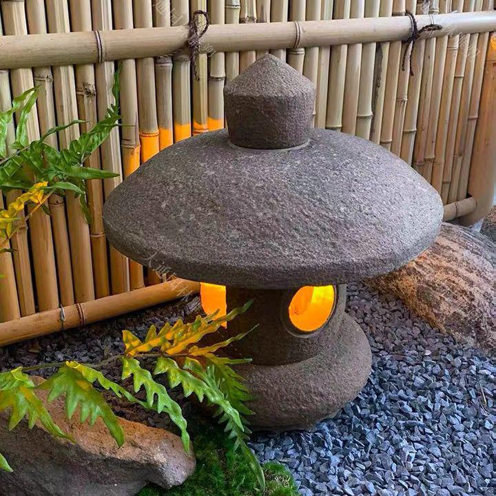 Antique Stone Carving Zen Garden Lantern for Outdoor and Hotel Courtyards