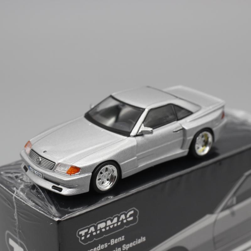 

1:64 Mercedes-Benz R129 SL-Class 4th Generation Convertible 500 Static Simulation Alloy Car Model Toy Collection Display