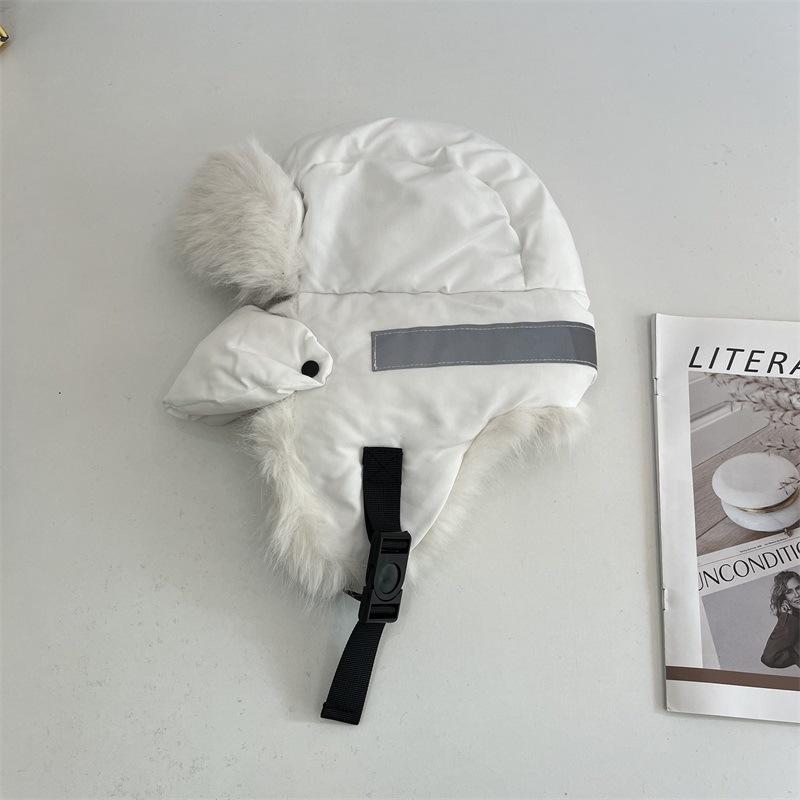 

Утепленная бархатная термомаска-шапка Лей Фэн женская зимняя уличная лыжная защита ушей Северо-восточная холодная велосипедная шапка тренд M（56-58cm） белый