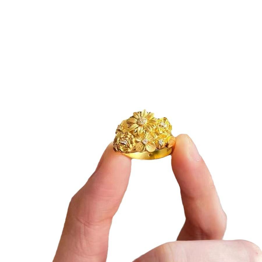 Women's Light Luxury Flower Like Brocade Ring