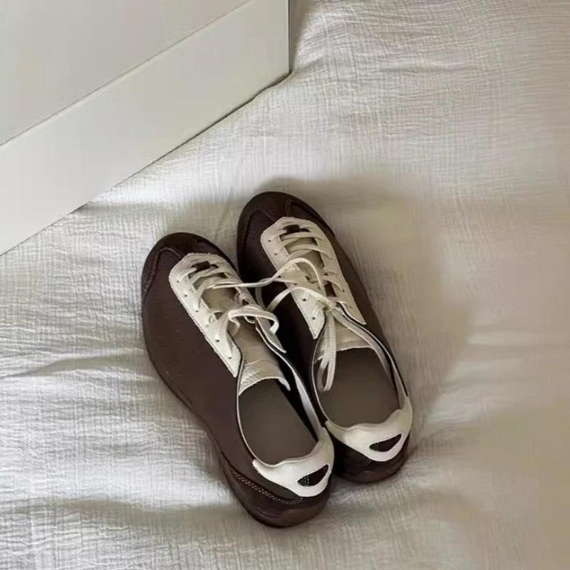 Sneakers Casual Sports Shoes for Women Lightweight Leather Breathable Shoes Women Flat White Tennis Shoes