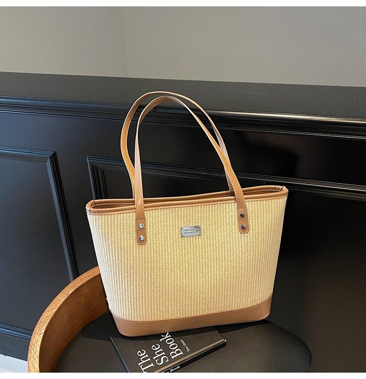 Summer new niche fashion contrasting color straw woven portable shoulder crossbody large capacity tote bag