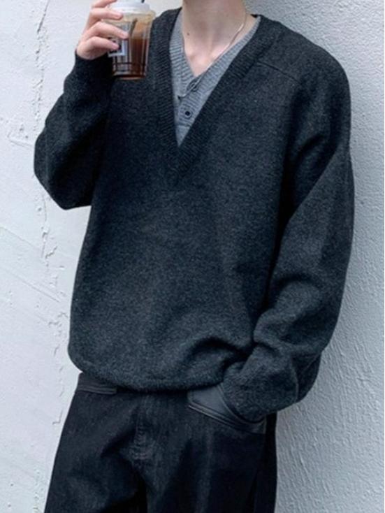 Korean Style Men's V-Neck Knit Sweater: Versatile Fake Two-Piece for Autumn/Winter