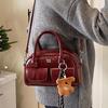 2025 Winter New Fashion Retro Casual Bowling Bag Women's High Sense Niche Commuter Portable Messenger Bag