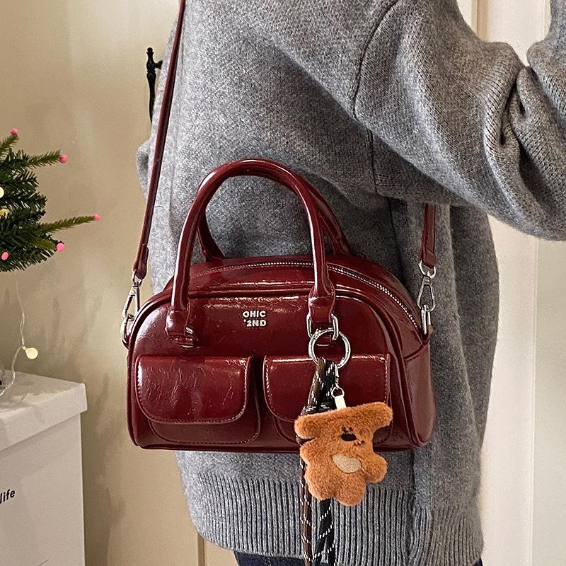 2025 Winter New Fashion Retro Casual Bowling Bag Women's High Sense Niche Commuter Portable Messenger Bag