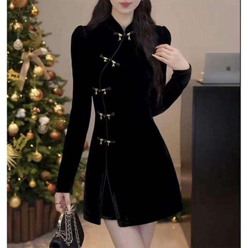 

Heartfelt Velvet Dress with Frog Button, Stand Collar, National Trend Style - 2025 Autumn/Winter High Waist Slimming Short Skirt for Women Small