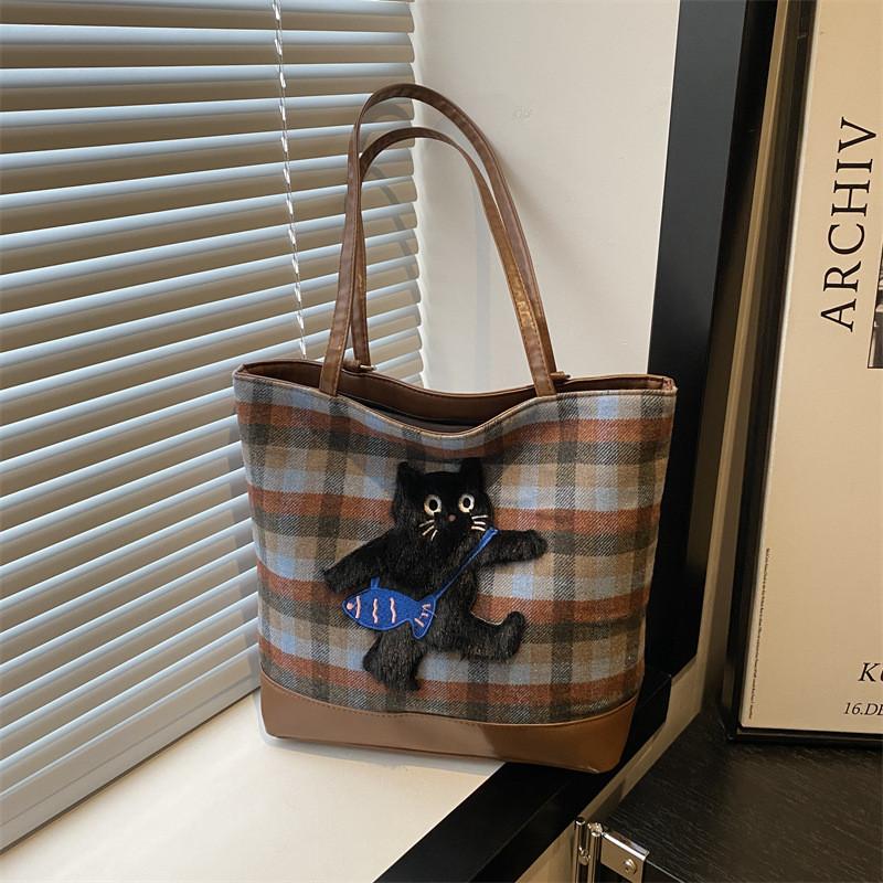 Chic White Dog Pattern Canvas Tote Bag For Women Perfect For Everyday Use