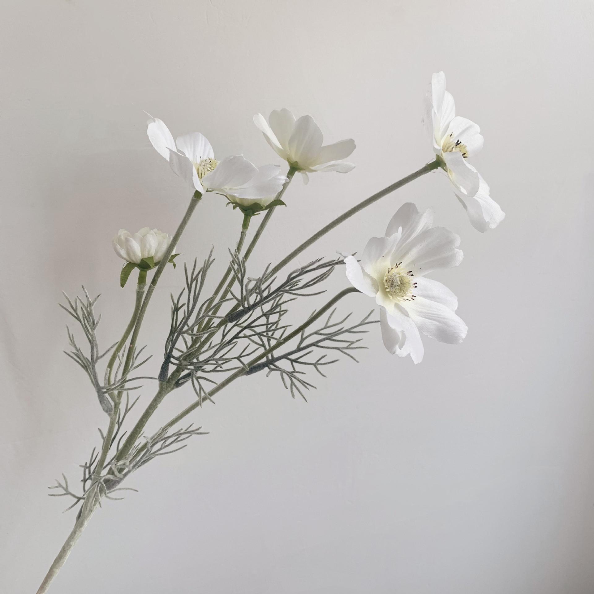 

Искусственный цветок хризантемы из водорослей One Size белый